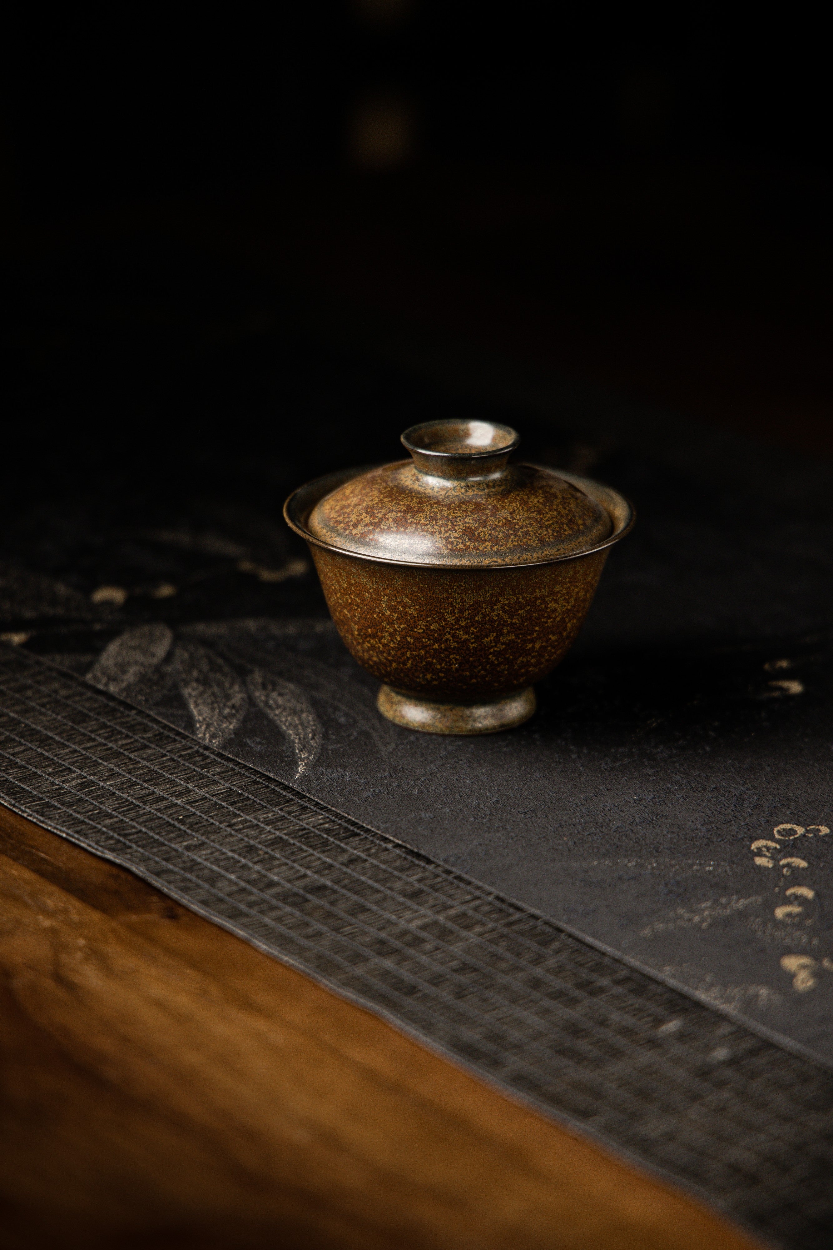 Huang Ke's Works-A two-piece set of grey glazed covered bowls