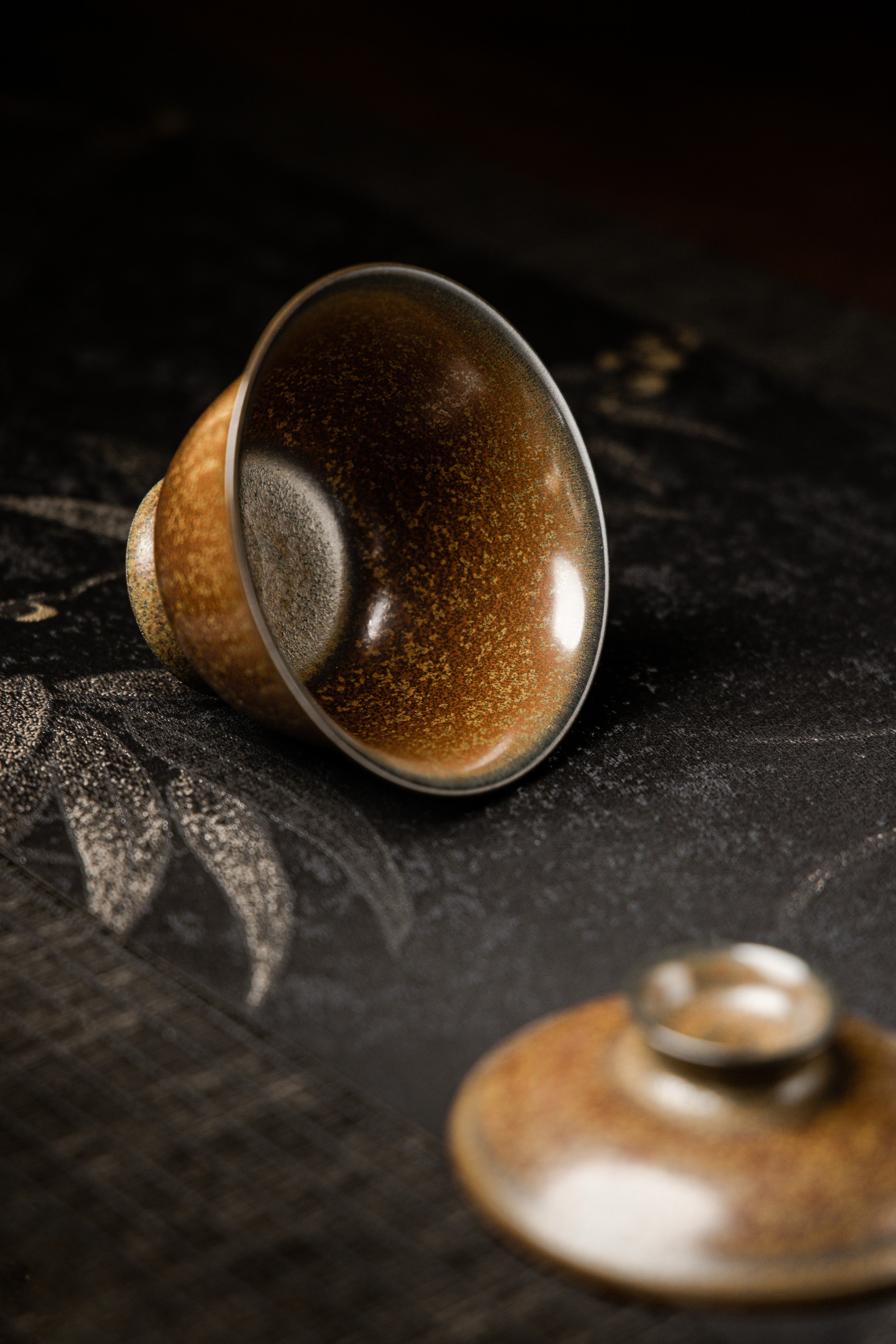 Huang Ke's Works-A two-piece set of grey glazed covered bowls