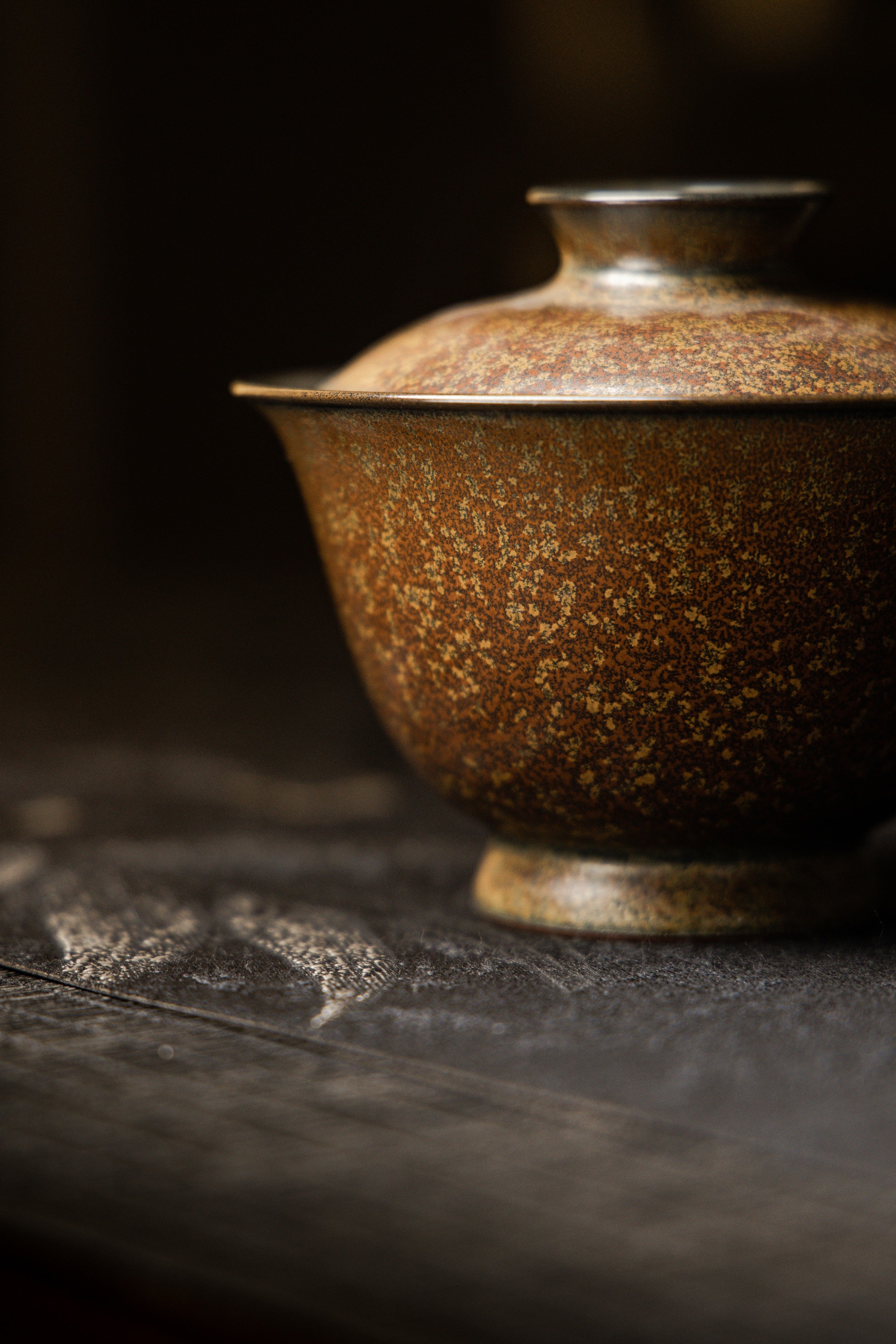 Huang Ke's Works-A two-piece set of grey glazed covered bowls