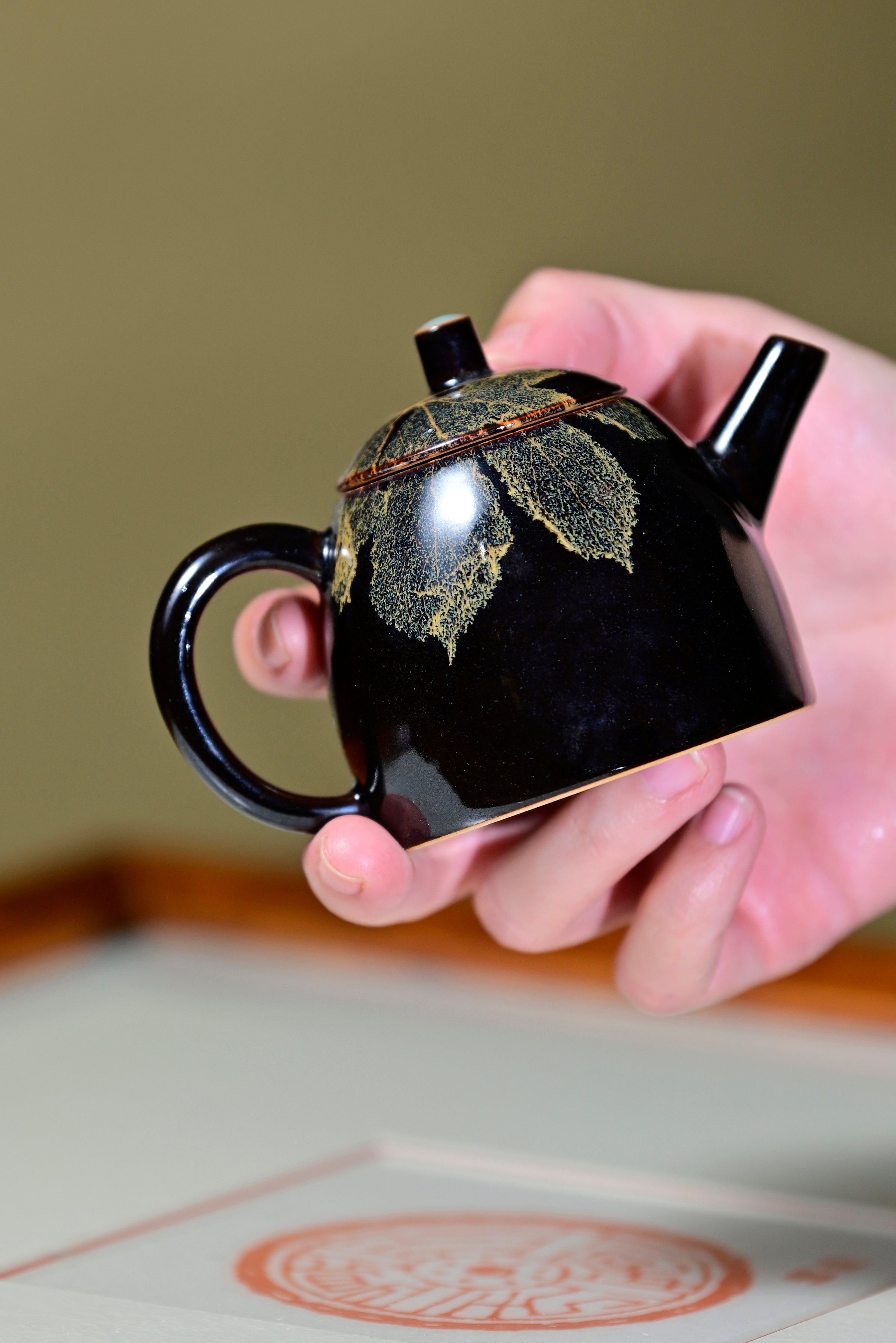 Black glaze with leaf pattern-teapot