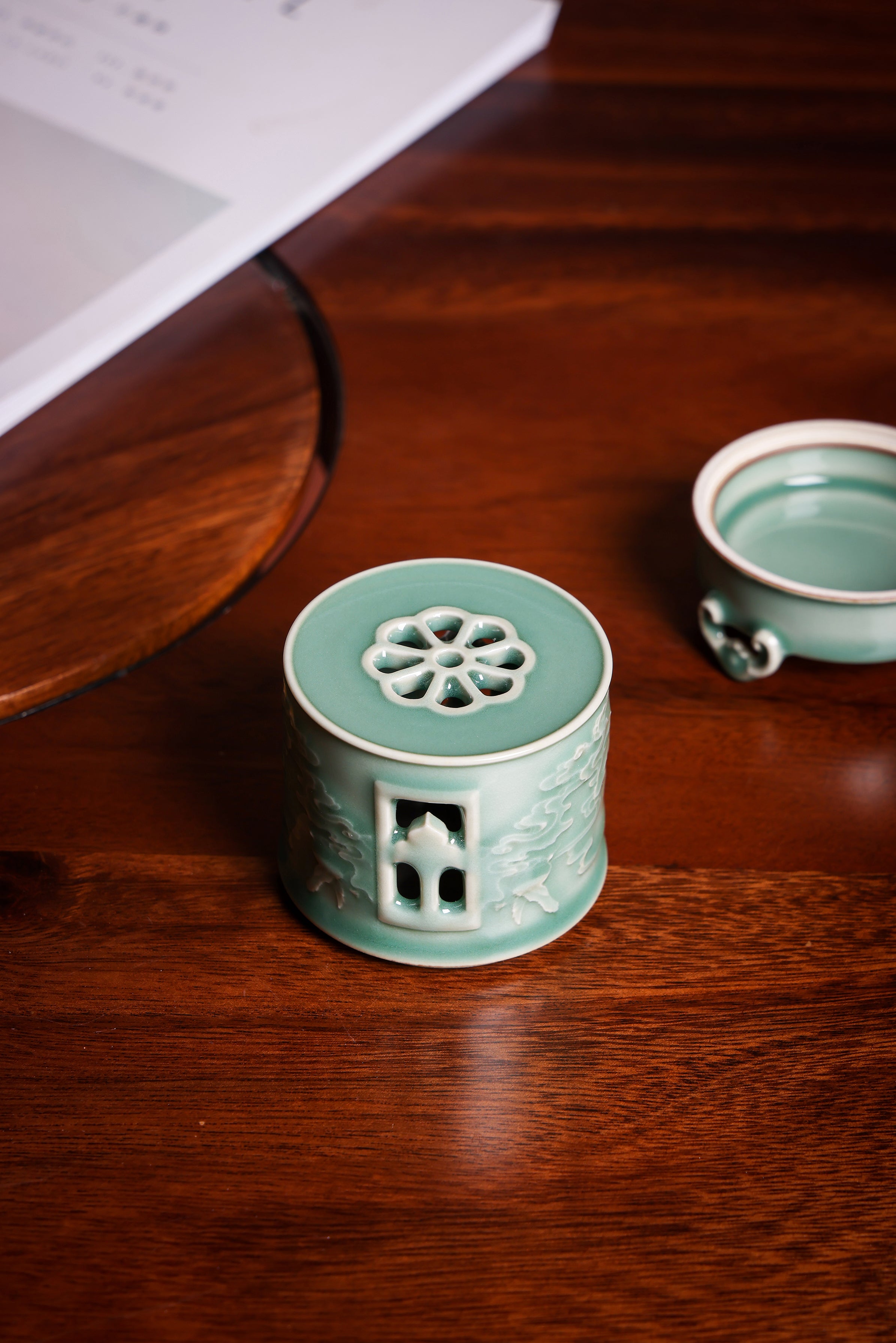 Huang Ke's Works- Swan-scented Incense Burner