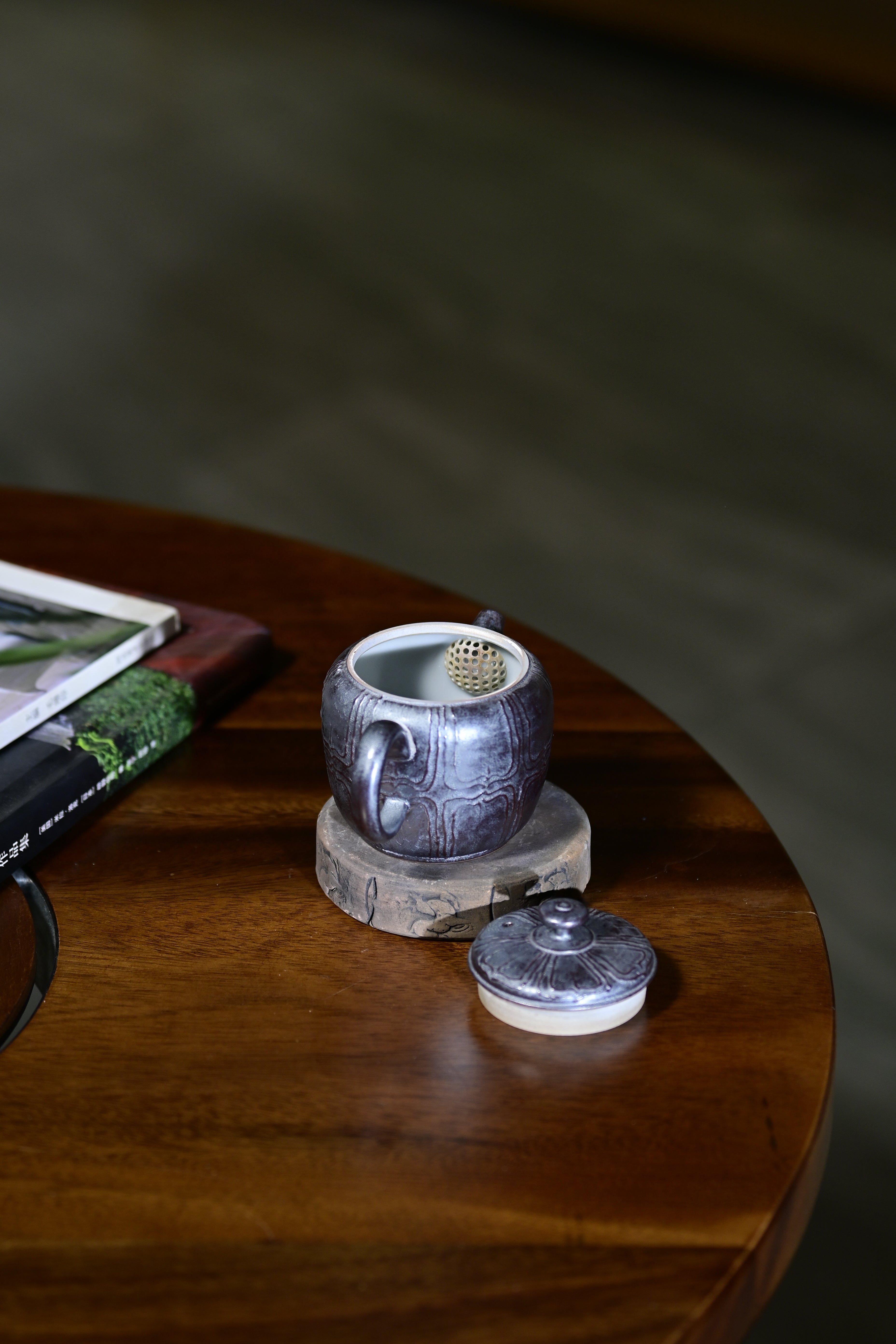 Lei Aiguo's Works- Handmade Iron Glaze Carved Teapot