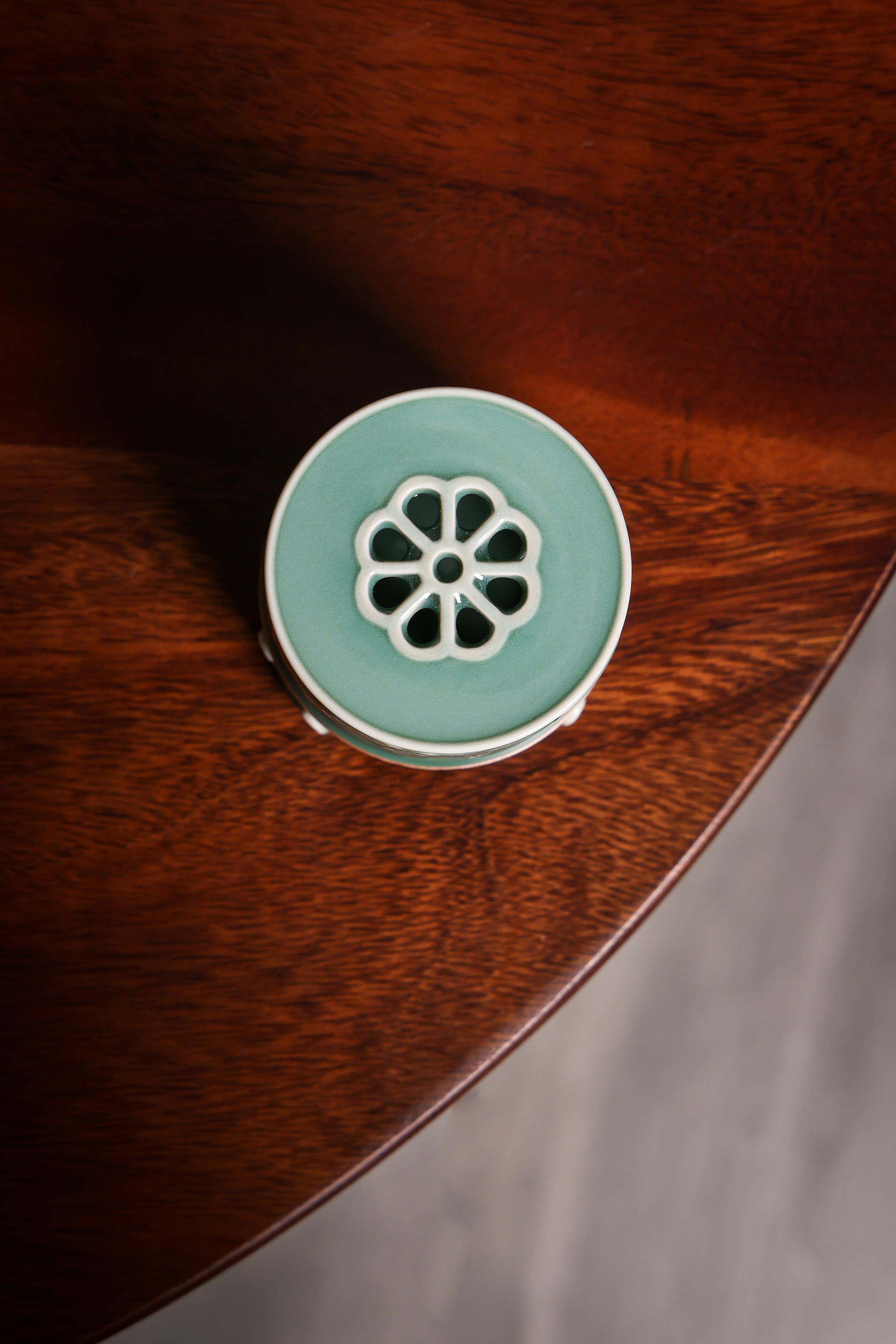 Huang Ke's Works- Swan-scented Incense Burner