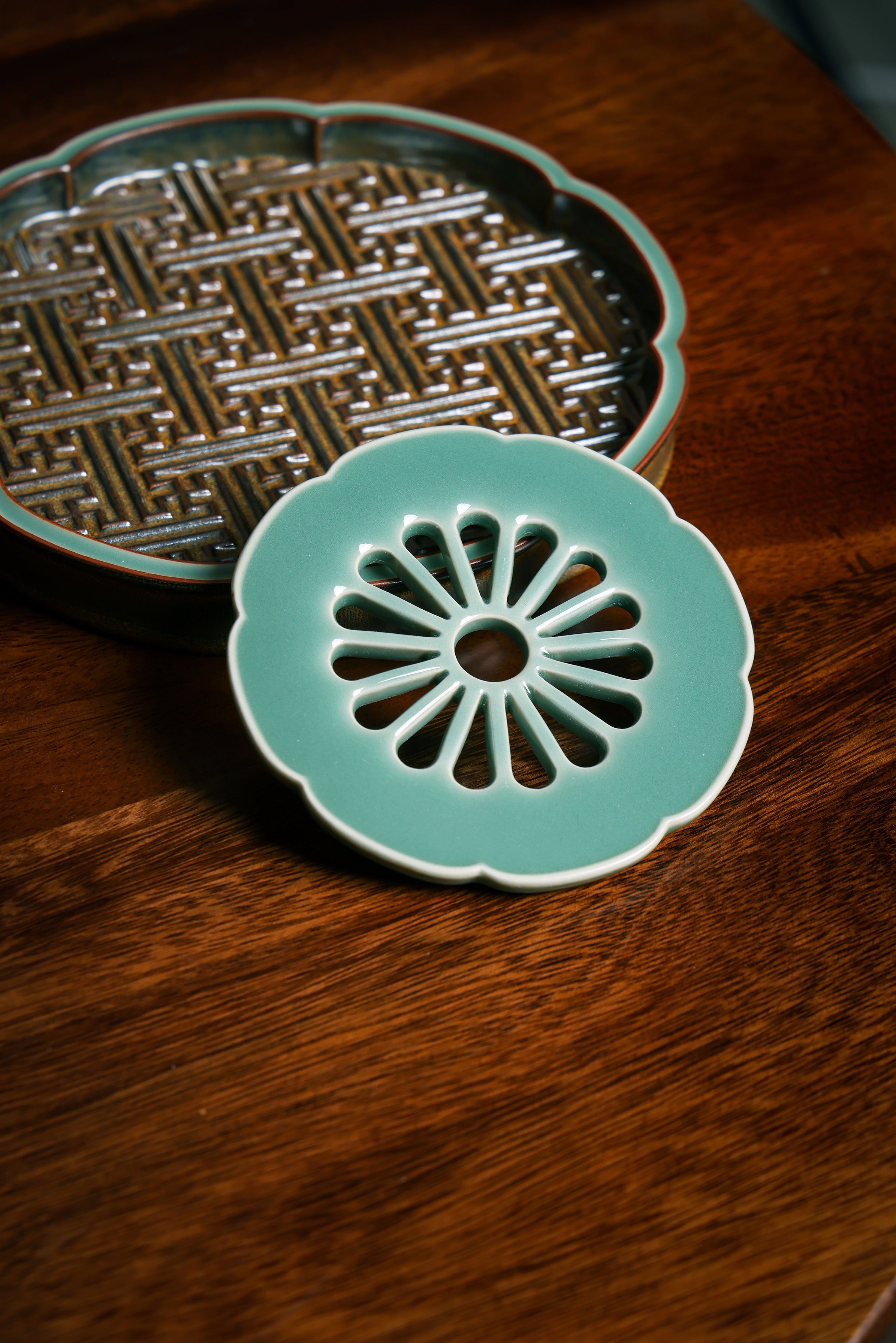 Huang Ke's Works- Flower-shaped plate