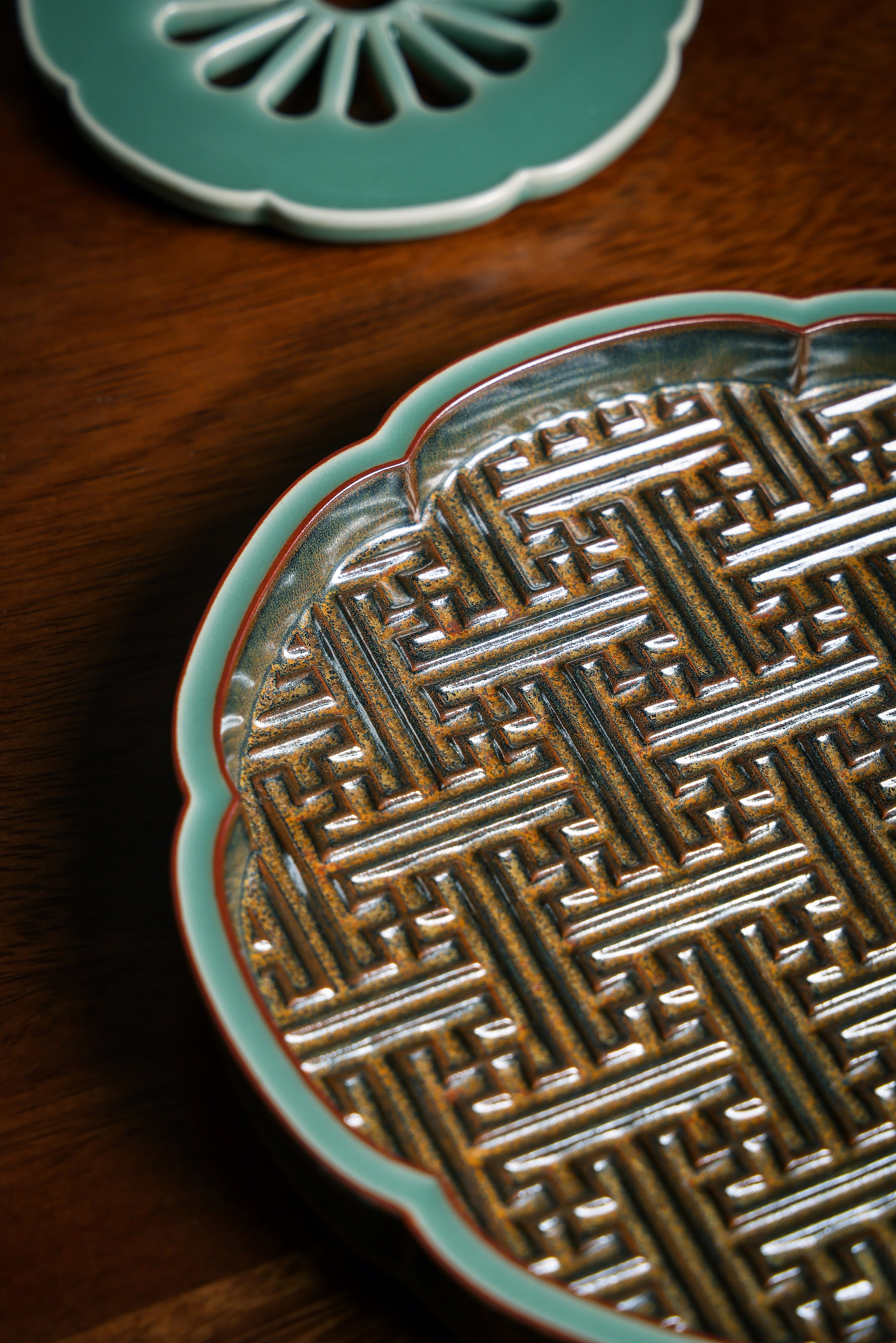 Huang Ke's Works- Flower-shaped plate