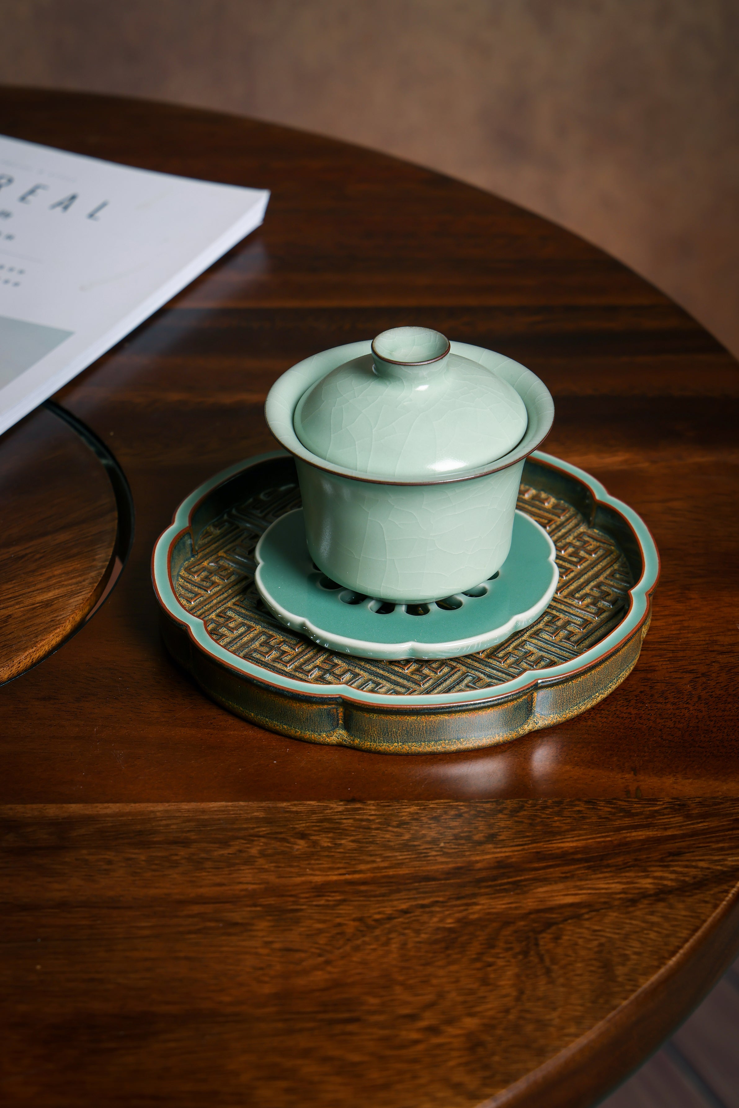 Huang Ke's Works- Flower-shaped plate