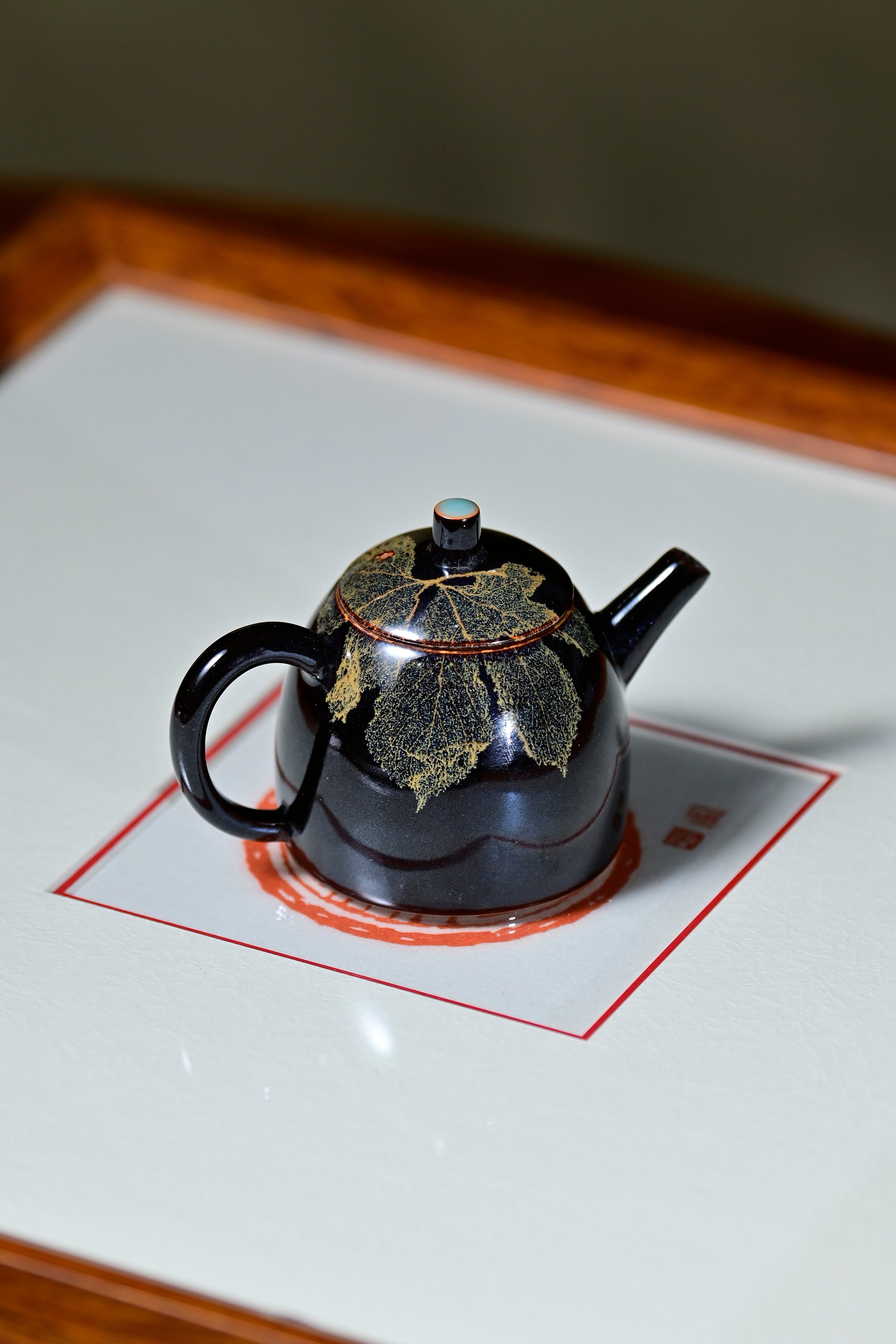 Black glaze with leaf pattern-teapot